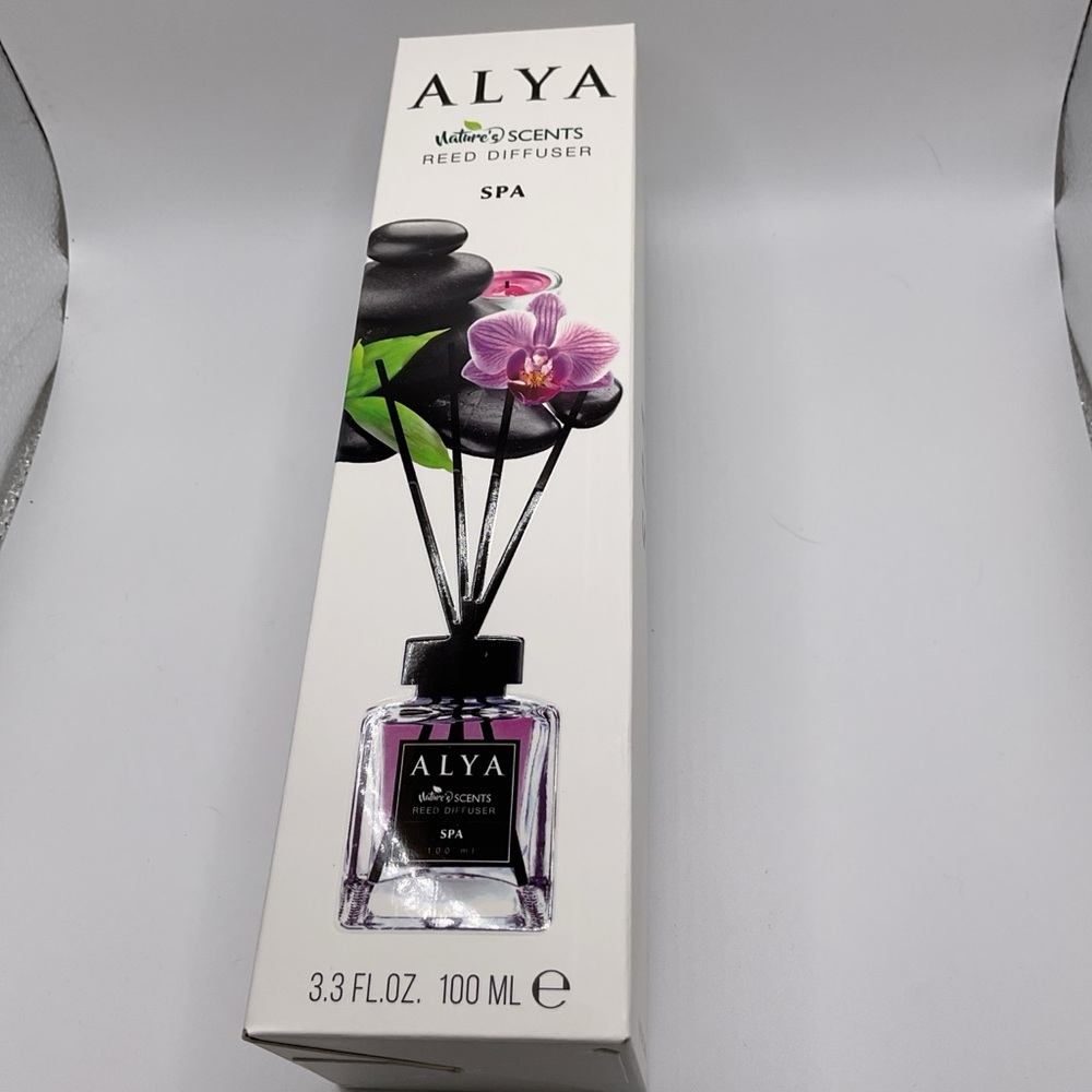 Alya Purple Reed Diffuser Set for Bath & Body - Picture 3 of 3